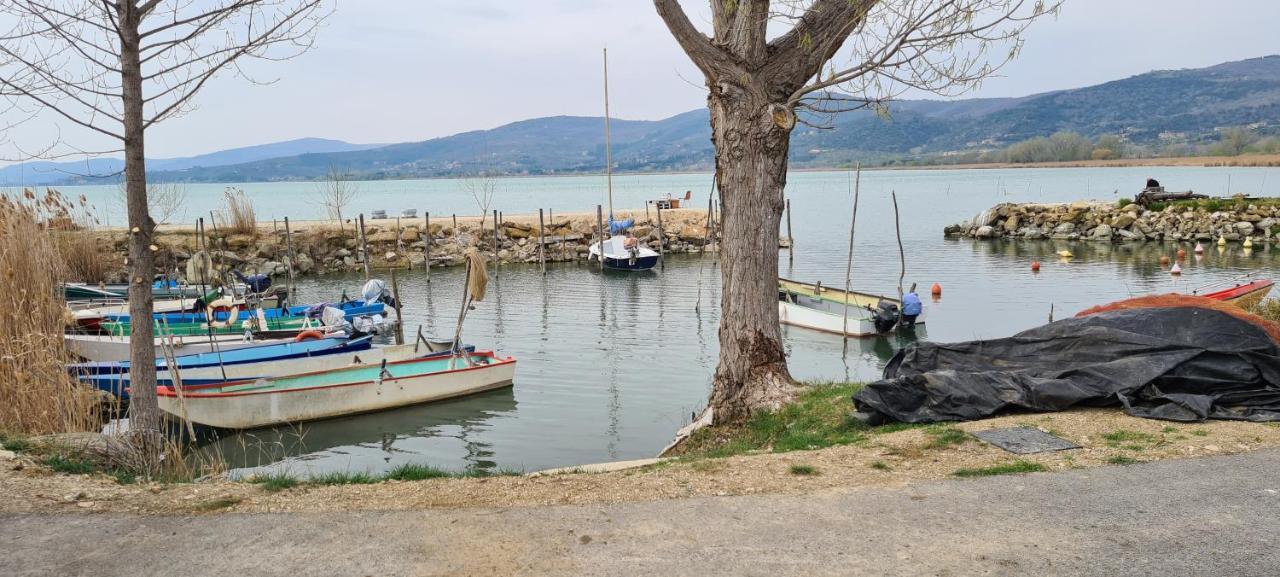 Appartamento Lago Trasimeno - Torricella Pg ภายนอก รูปภาพ